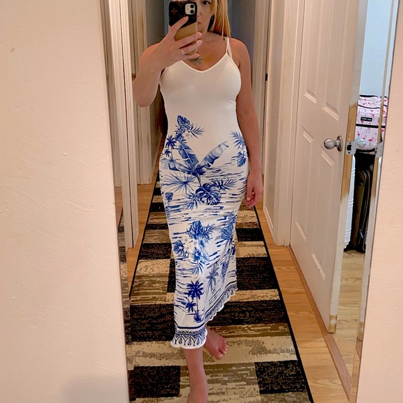 Dior Girl ⭐️ vacation Maxi dress! Shein size small 🌴🍹 - Picture 8 of 14